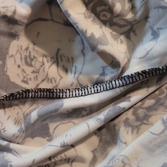 Carol Rose Black and White Blouse (M) - Picture 12 of 12